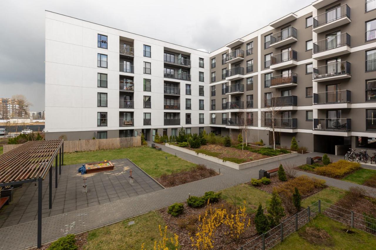 Active By Renters Apartment