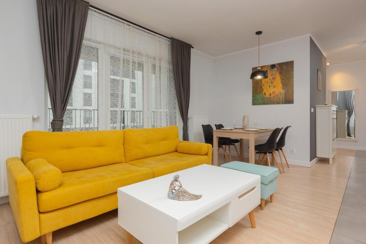 Active By Renters Apartment