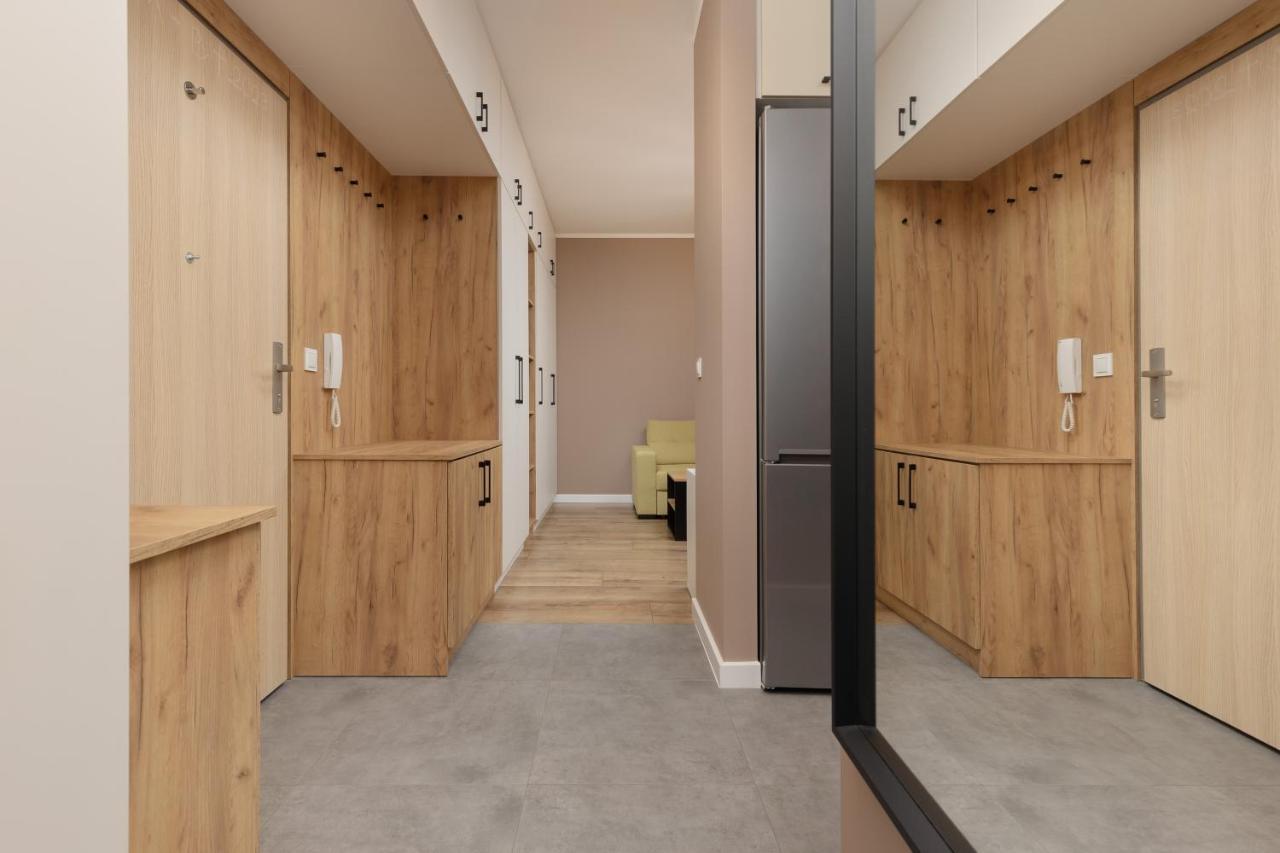 Active By Renters Apartment *